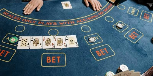Kinh nghiệm chơi Poker 8x bet: Bí mật chiến thắng